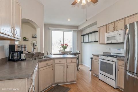 1108 Delta Dr, Elgin, IL 60123 photo 4