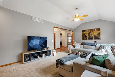 136 N Beverly St, Wheaton, IL 60187 photo 8