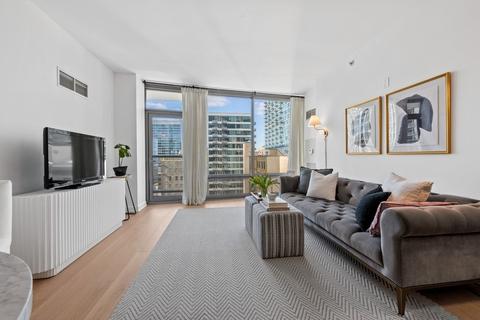 100 E 14th St #907, Chicago, IL 60605 photo 4