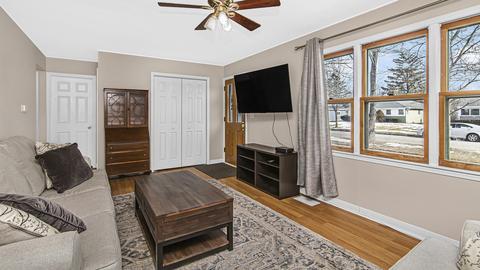 2307 Bluebird Ln, Rolling Meadows, IL 60008 photo 4
