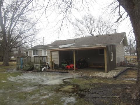 225 W Main St, Sheldon, IL 60966 photo 2