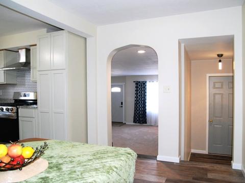 176 S Commonwealth Ave, Elgin, IL 60123 photo 9