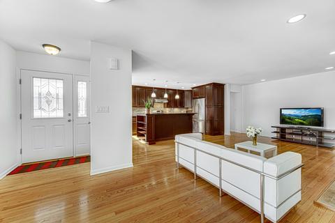 1855 Happ Rd, Northbrook, IL 60062 photo 4