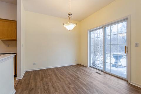 327 Emerald Ln, Algonquin, IL 60102 photo 4