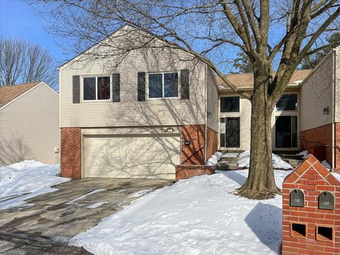 25 Fields E, Champaign, IL 61822 photo 1