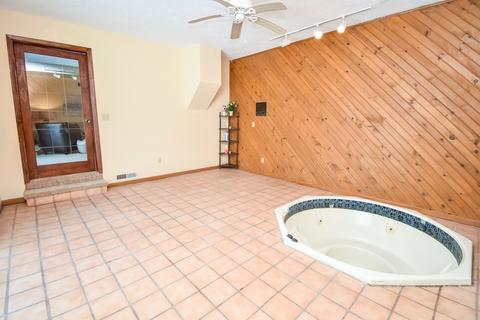 8 Pendleton Way, Bloomington, IL 61704 photo 8
