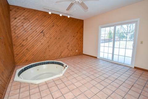 8 Pendleton Way, Bloomington, IL 61704 photo 9
