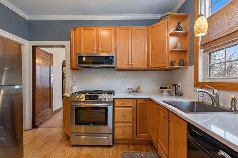927 Augusta Ave, Elgin, IL 60120 photo 18