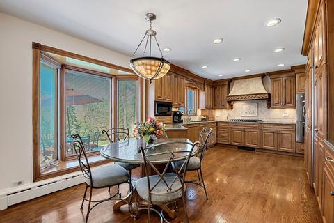 49 Devonshire Dr, Oak Brook, IL 60523 photo 7