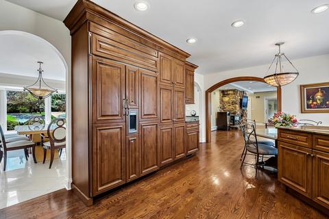 49 Devonshire Dr, Oak Brook, IL 60523 photo 6