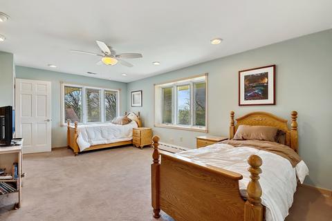 49 Devonshire Dr, Oak Brook, IL 60523 photo 17