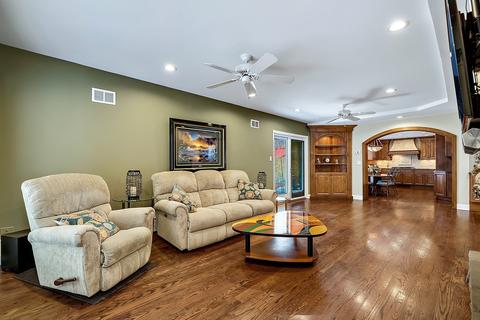 49 Devonshire Dr, Oak Brook, IL 60523 photo 8