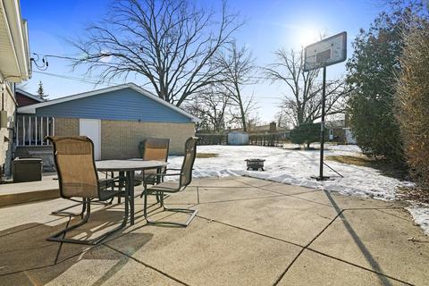 110 Hatlen Ave, Mount Prospect, IL 60056 photo 33