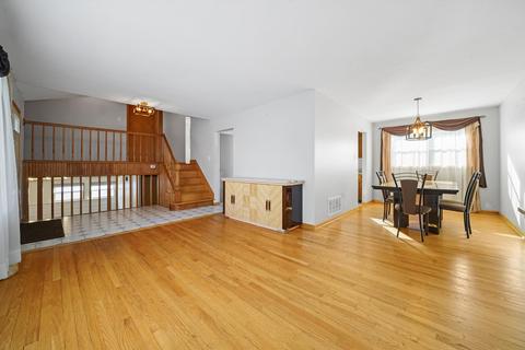 110 Hatlen Ave, Mount Prospect, IL 60056 photo 4