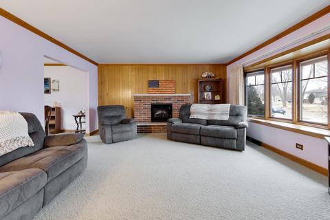 149 Pauline Dr, Elgin, IL 60123 photo 4