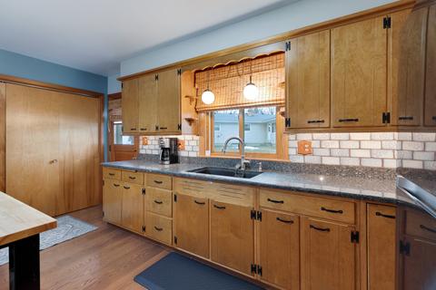 149 Pauline Dr, Elgin, IL 60123 photo 9