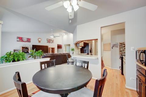 705 W Paddock Dr, Wheeling, IL 60090 photo 9