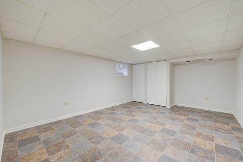 705 W Paddock Dr, Wheeling, IL 60090 photo 21