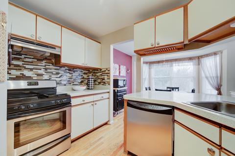 705 W Paddock Dr, Wheeling, IL 60090 photo 11