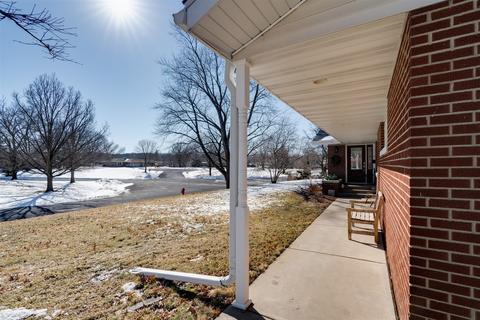 609 W Maple Dr, Eureka, IL 61530 photo 4