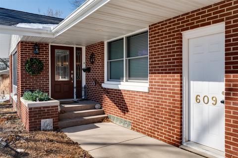 609 W Maple Dr, Eureka, IL 61530 photo 3