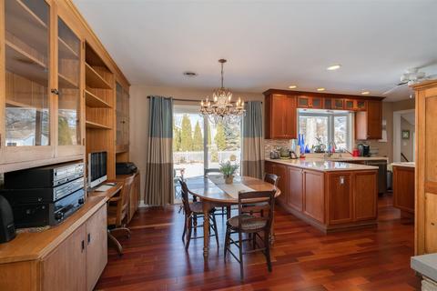 609 W Maple Dr, Eureka, IL 61530 photo 9
