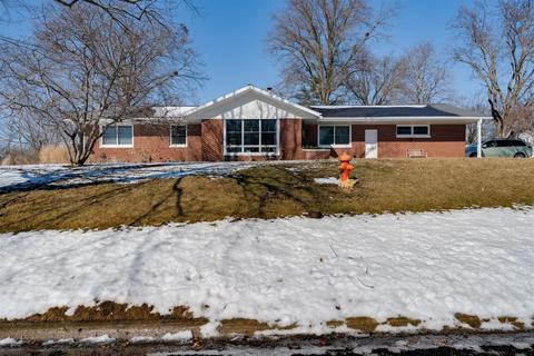 609 W Maple Dr, Eureka, IL 61530 photo 1