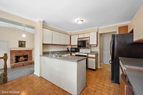 9032 Forestview Rd, Evanston, IL 60203 photo 7