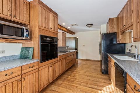 1219 Delles Rd, Wheaton, IL 60189 photo 3