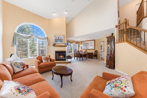 4 Pine Needles Dr, Lemont, IL 60439 photo 2