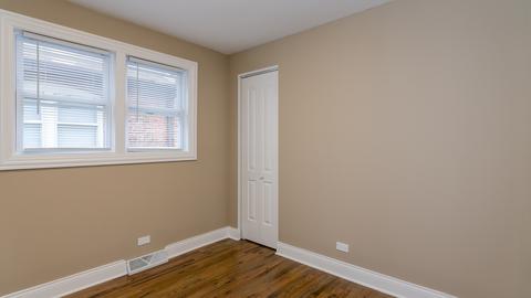 749 E 104th St, Chicago, IL 60628 photo 8
