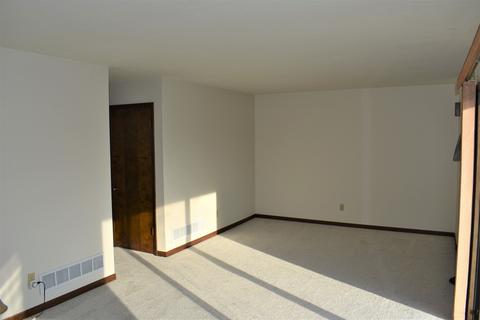 1152 Yale Ave, Bourbonnais, IL 60914 photo 3