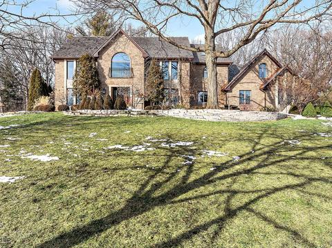 421 Westminster Dr, Burr Ridge, IL 60527 photo 1