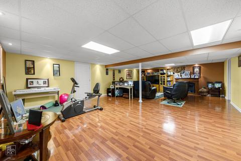 1215 Concord Dr, Elgin, IL 60120 photo 9