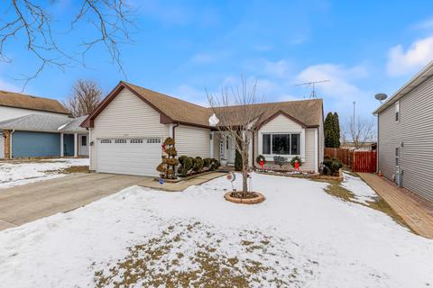 1215 Concord Dr, Elgin, IL 60120 photo 1