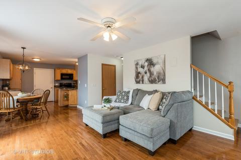 208 Whitmore Trl, Mchenry, IL 60050 photo 2