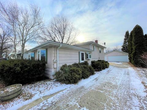 700 Maple St, Marengo, IL 60152 photo 1