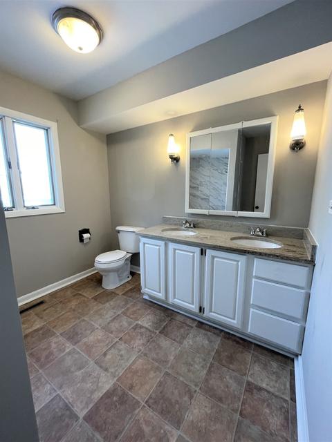 700 Maple St, Marengo, IL 60152 photo 8