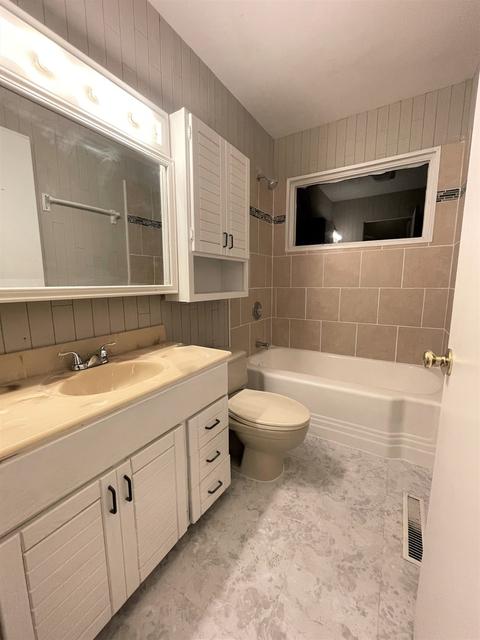 1917 E York Ln, Wheaton, IL 60189 photo 9