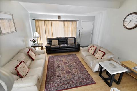 8934 Robin Dr, Des Plaines, IL 60016 photo 5