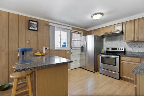 8934 Robin Dr, Des Plaines, IL 60016 photo 6