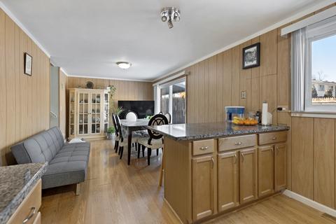 8934 Robin Dr, Des Plaines, IL 60016 photo 7
