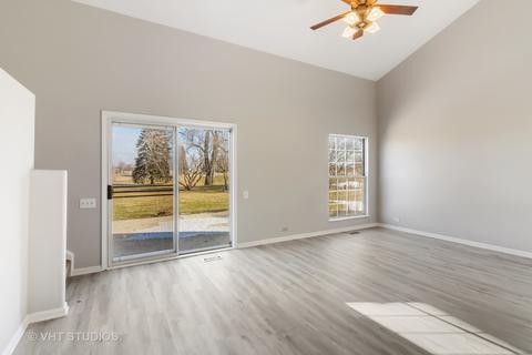 1672 Pebble Beach Cir, Elgin, IL 60123 photo 4