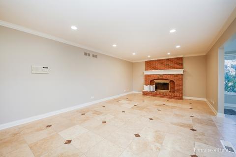 2161 Lois Ln, Wheaton, IL 60189 photo 4