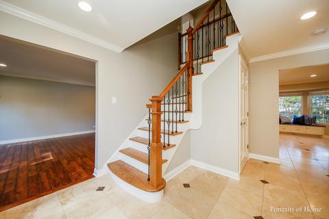 2161 Lois Ln, Wheaton, IL 60189 photo 3