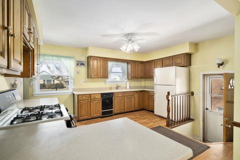 349 E Quincy St, Riverside, IL 60546 photo 7