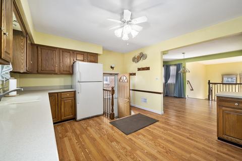 349 E Quincy St, Riverside, IL 60546 photo 9