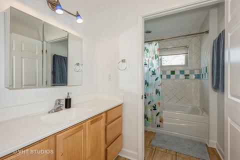 519 E Harrison Ave, Wheaton, IL 60187 photo 5