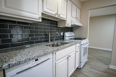 5200 Carriageway Dr #111, Rolling Meadows, IL 60008 photo 3