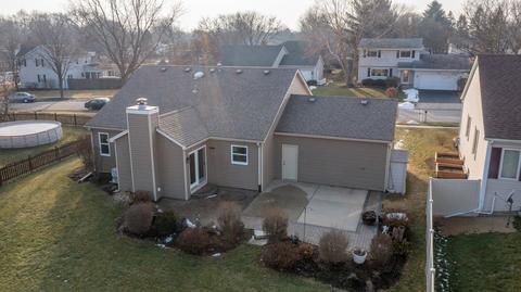 899 Waverly Dr, Elgin, IL 60120 photo 32